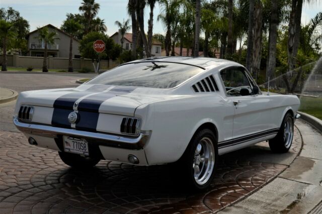 1966 Ford Mustang Fastback Resto Mod - photo 2