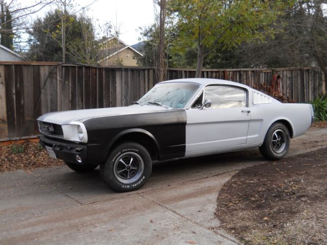 1966 ford mustang fastback roller,originally a 289 4 speed car 1966 Ford Mustang
