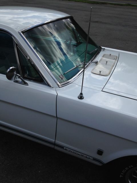 1966 Ford Mustang - photo 2