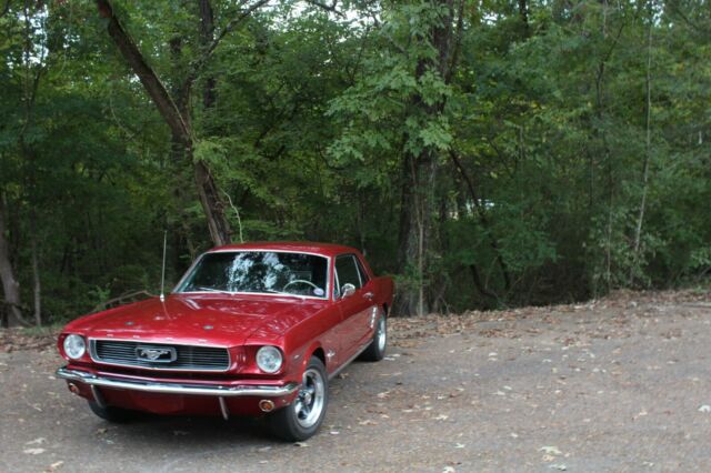 1966 Ford Mustang: great condition, 5 speed manual, no rust, no issues 1966 Ford Mustang
