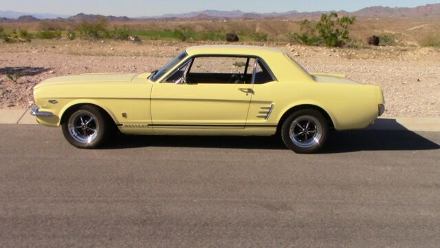 1966 Ford Mustang GT - photo 2