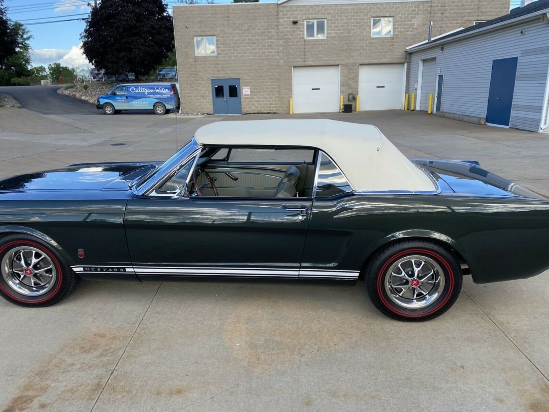 1966 Ford Mustang GT Pony Interior - photo 12