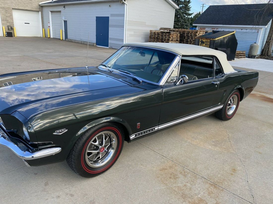 1966 Ford Mustang GT Pony Interior - photo 9