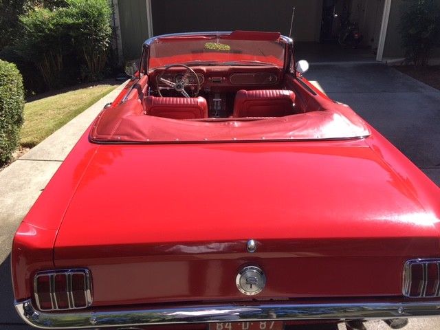 1966 Ford Mustang GT Deluxe interior - photo 4