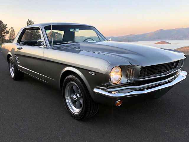 1966 Ford Mustang - photo 2