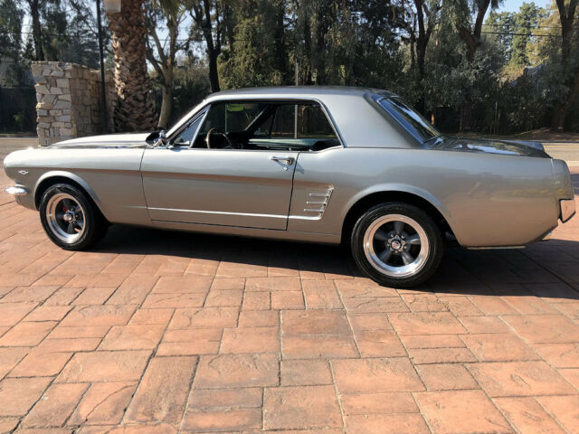 1966 Ford Mustang - photo 3