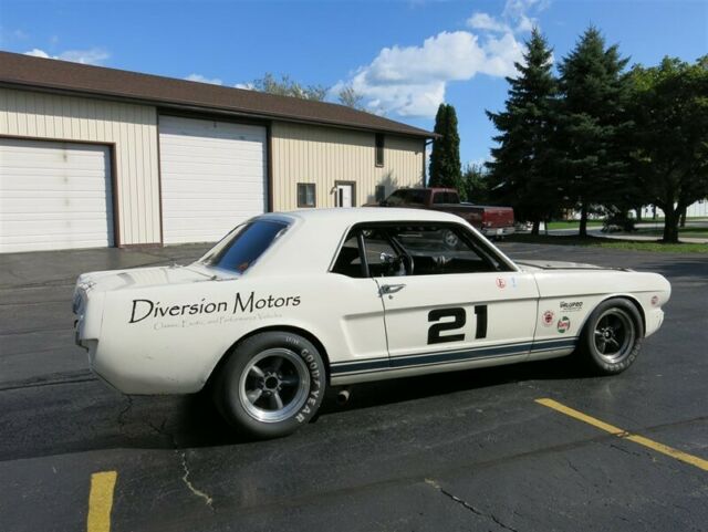 1966 Ford Mustang Road Racer, Very Competitive, Many Updates - photo 11