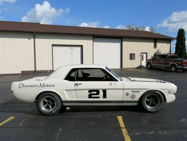 1966 Ford Mustang Road Racer, Very Competitive, Many Updates - photo 12