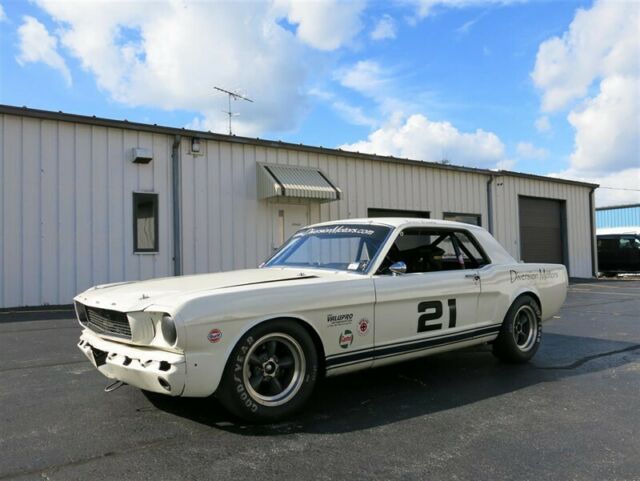 1966 Ford Mustang Road Racer, Very Competitive, Many Updates - photo 2