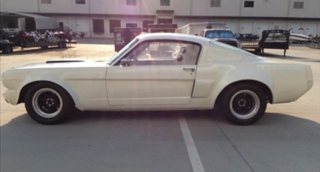 1966 Ford Mustang Shelby Fastback Triumph Motorcycle Edition - photo 3