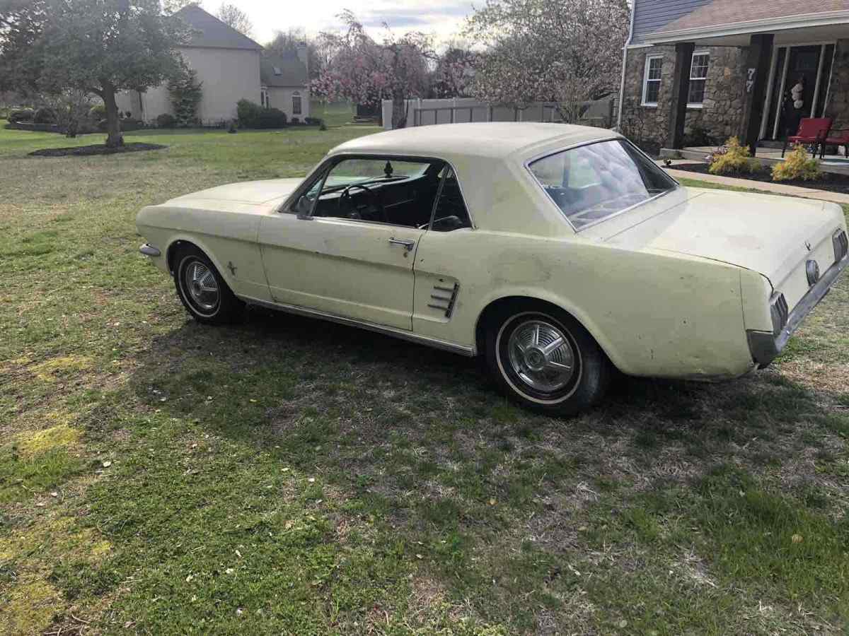 1966 Ford Mustang Sportscar Brown RWD Automatic base 1966 Ford Mustang base
