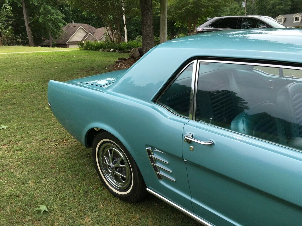 1966 Ford Mustang - photo 2