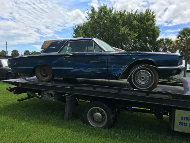 1966 Ford Thunderbird hard top - photo 2