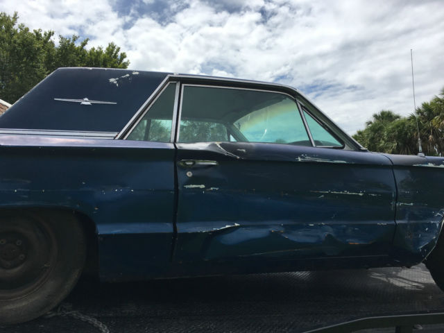1966 Ford Thunderbird hard top - photo 4