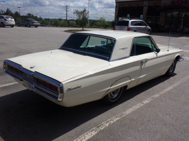 1966 Ford Thunderbird 2-Door Town Hardtop - photo 13