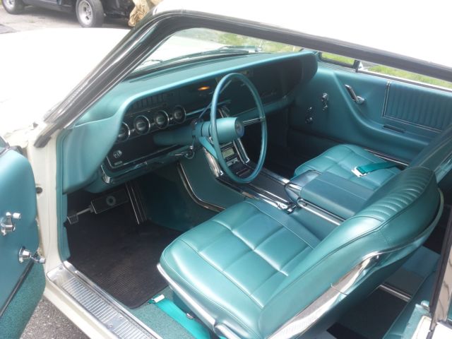 1966 Ford Thunderbird 2-Door Town Hardtop - photo 6