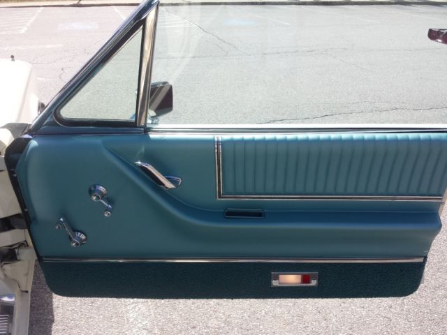 1966 Ford Thunderbird 2-Door Town Hardtop - photo 8