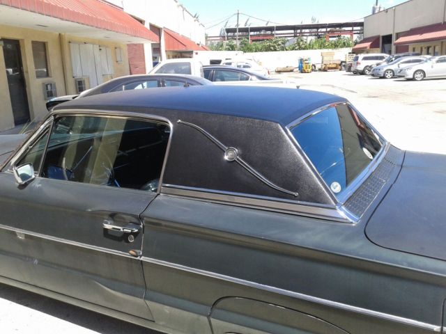 1966 Ford Thunderbird - photo 2