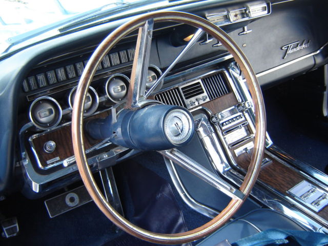 1966 Ford Thunderbird Town Hardtop - photo 12