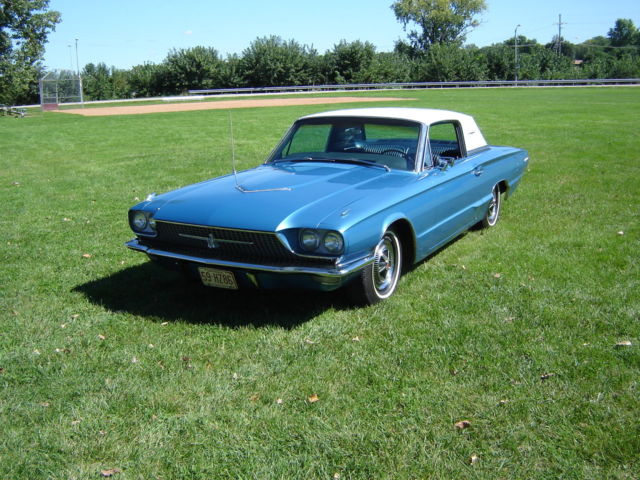1966 Ford Thunderbird Town Hardtop - photo 2