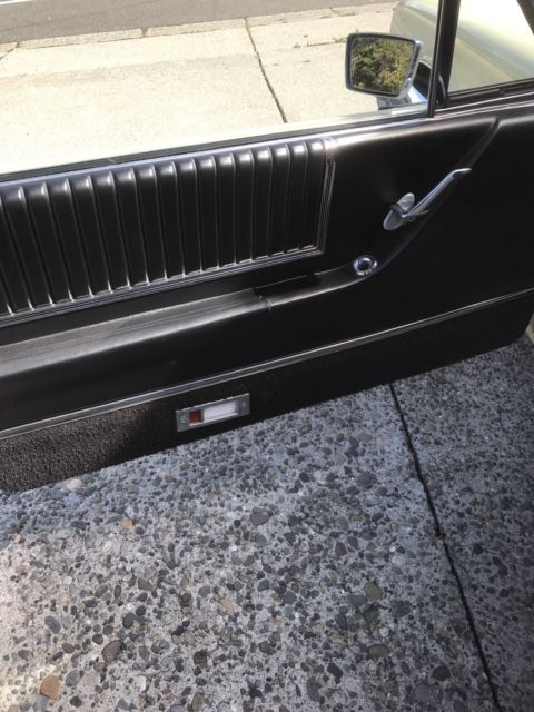 1966 Ford Thunderbird Town Coupe - photo 2