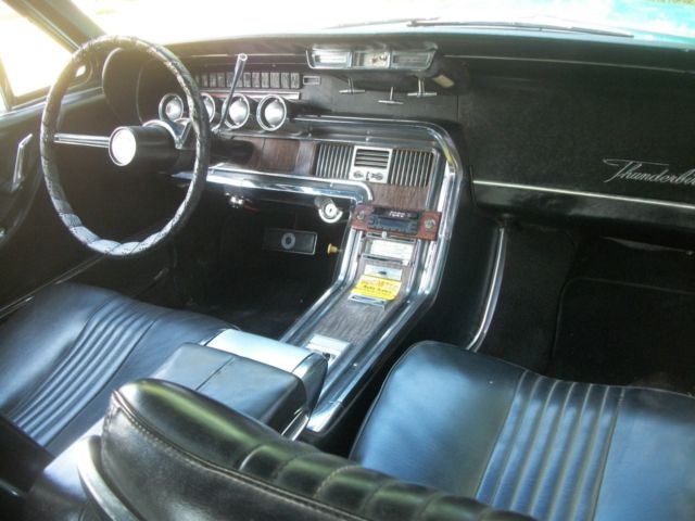 1966 Ford Thunderbird Town Landau - photo 6