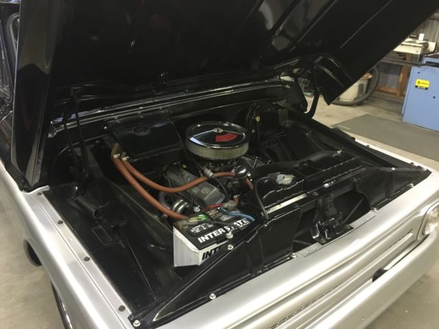 1966 GMC Suburban - photo 11