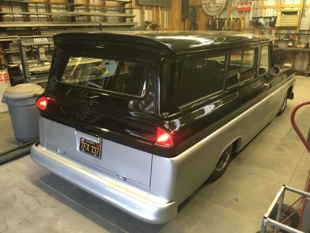 1966 GMC Suburban - photo 4