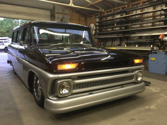 1966 GMC Suburban - photo 6