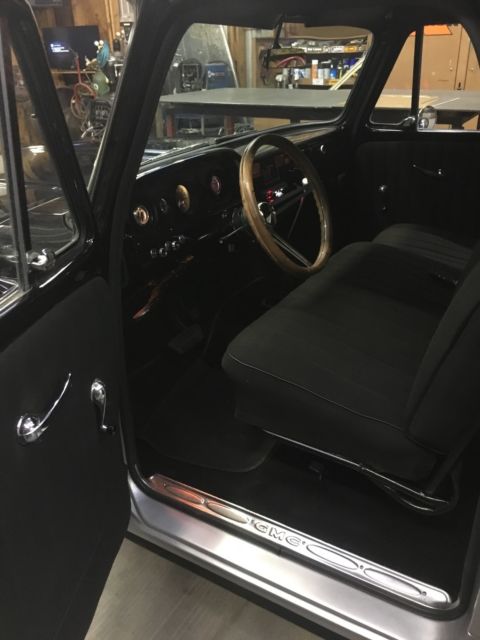 1966 GMC Suburban - photo 7