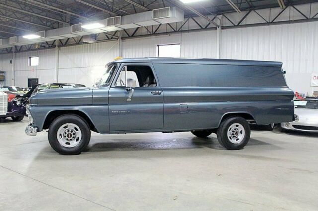 1966 GMC Suburban -- - photo 2