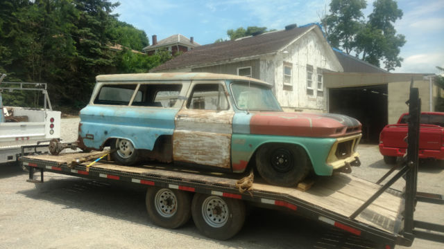 1966 GMC Suburban - photo 4