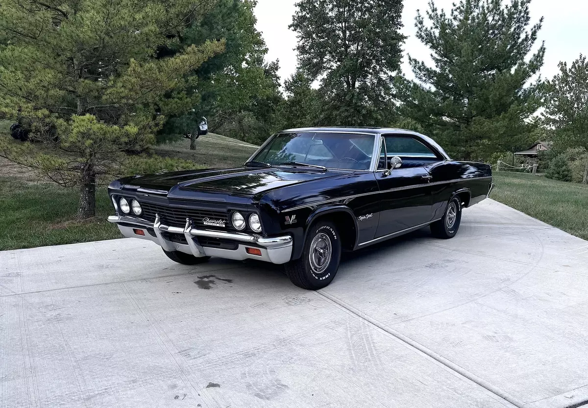 1966 IMPALA 168 SS 396 4SPD 12 BOLT FACTORY AC TACH BUCKETS CON FACTORY BLACK 1966 CHEVROLET SS IMPALA SS 396 4SPD 12 BOLT AC TACH BUCKETS