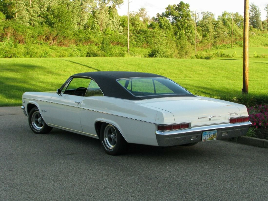 1966 Chevrolet Impala SS - photo 2