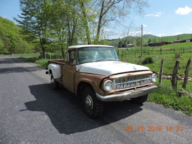 1966 International Harvester 1200A - photo 3