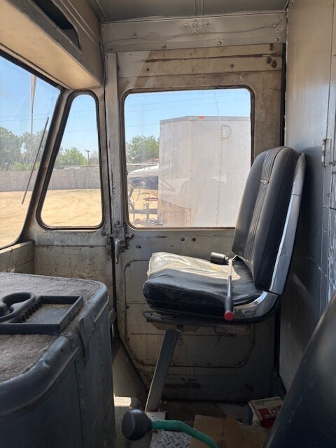 1966 International Harvester M1500 MetroVan - photo 11