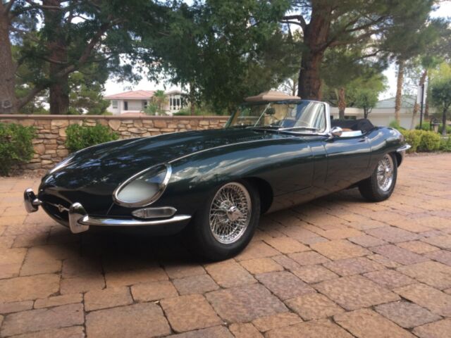 1966 Jaguar E-type XKE Roadster 4.2 1966 Jaguar E-Type