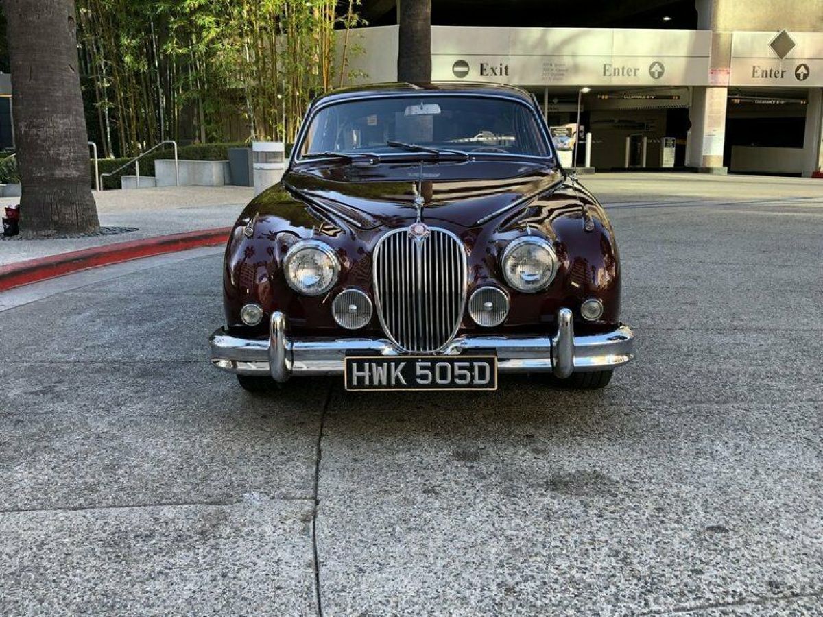 1966 Jaguar MKII SALOON 1966 JAGUAR MK II SALOON - photo 2