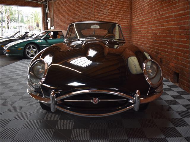 1966 Jaguar XK Fixed Head Coupe - photo 2