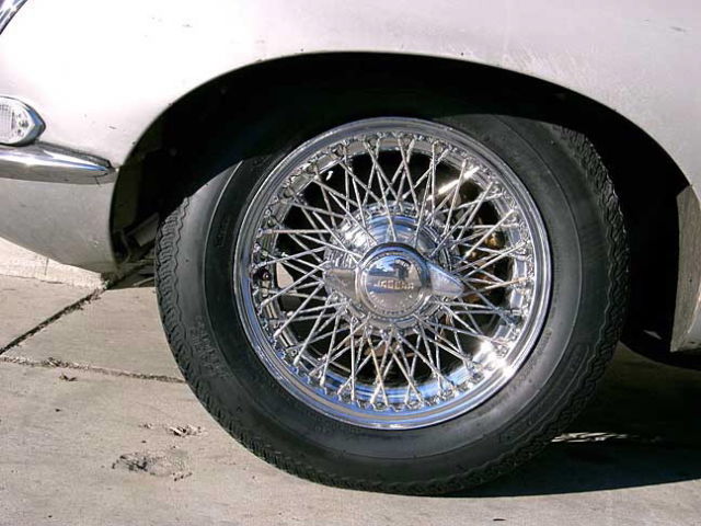1966 Jaguar E-Type FHC - photo 10