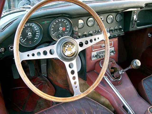 1966 Jaguar E-Type FHC - photo 11