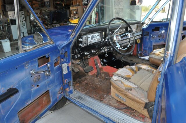 1966 Jeep Wagoneer Custom - photo 10
