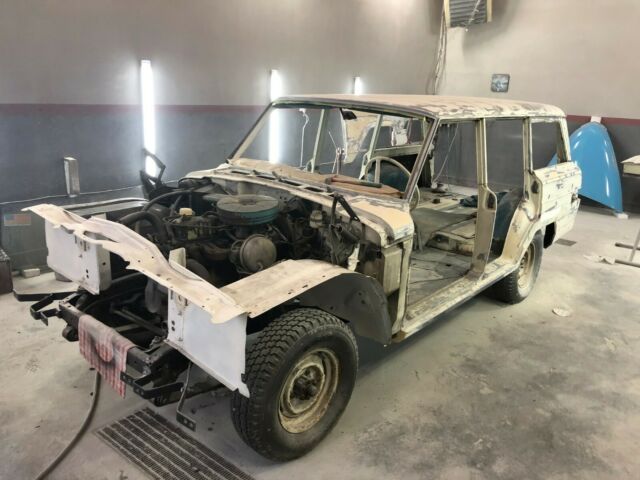 1966 Jeep Wagoneer - photo 12
