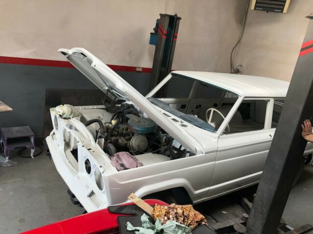 1966 Jeep Wagoneer - photo 2