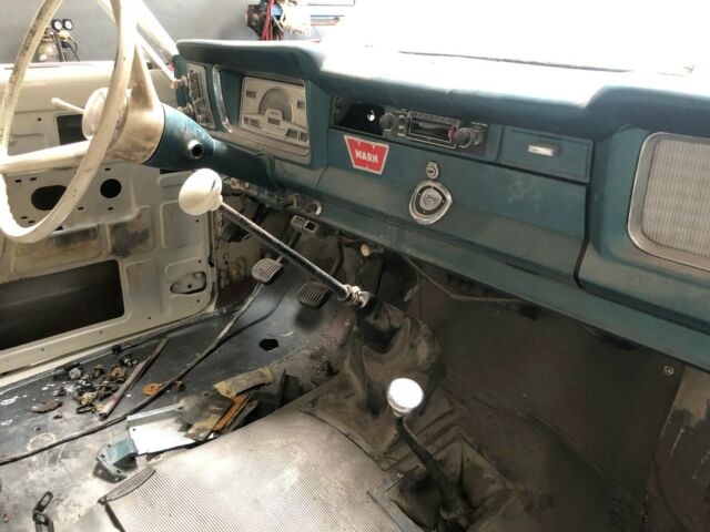 1966 Jeep Wagoneer - photo 6