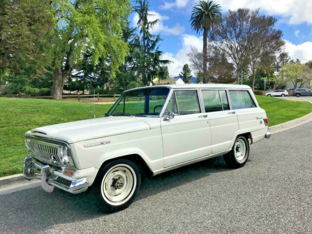 1966 Jeep Wagoneer