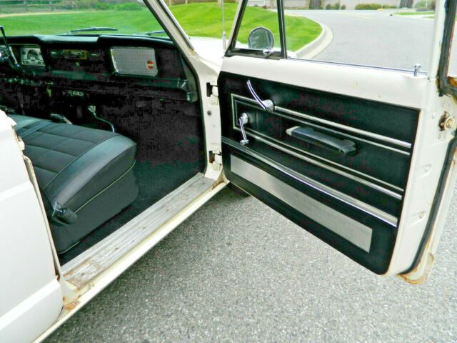 1966 Jeep Wagoneer - photo 10
