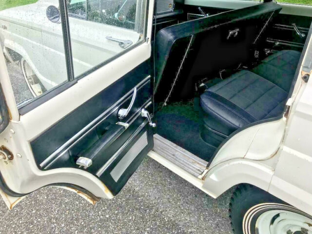 1966 Jeep Wagoneer - photo 11