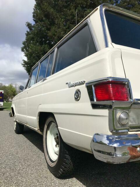 1966 Jeep Wagoneer - photo 2