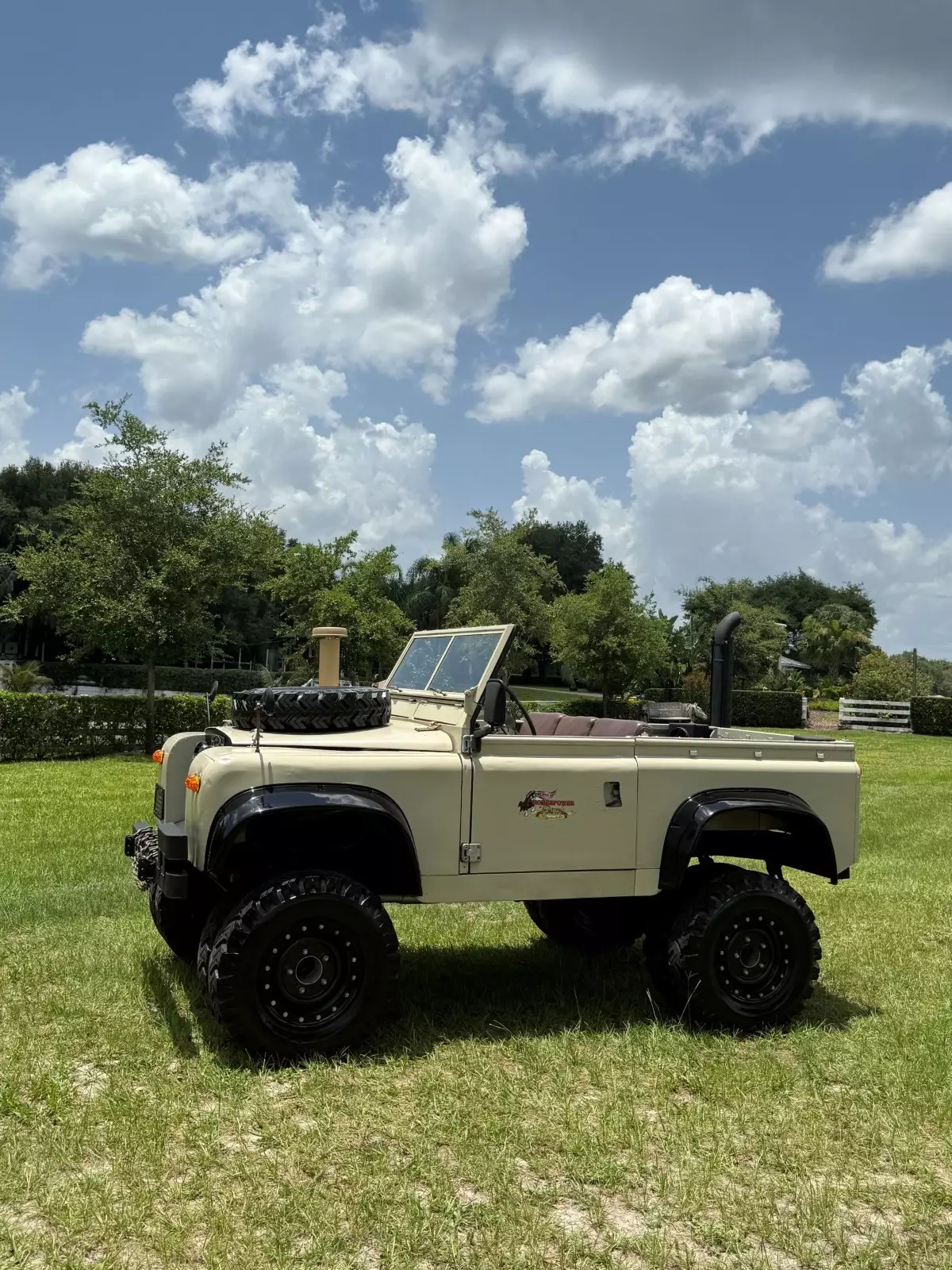 1966 Land Rover Defender - photo 2